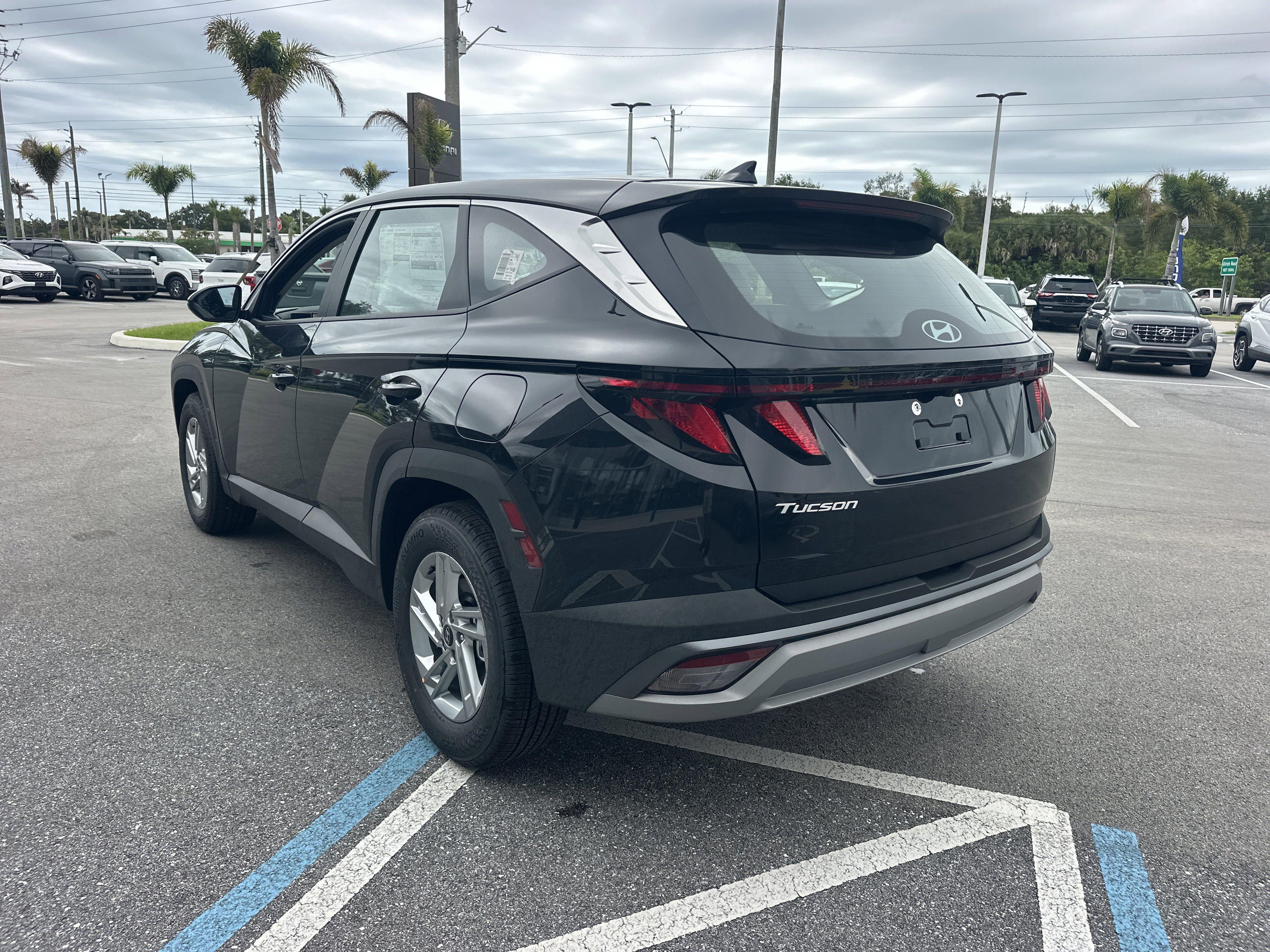 2026 Hyundai TUCSON SE FWD