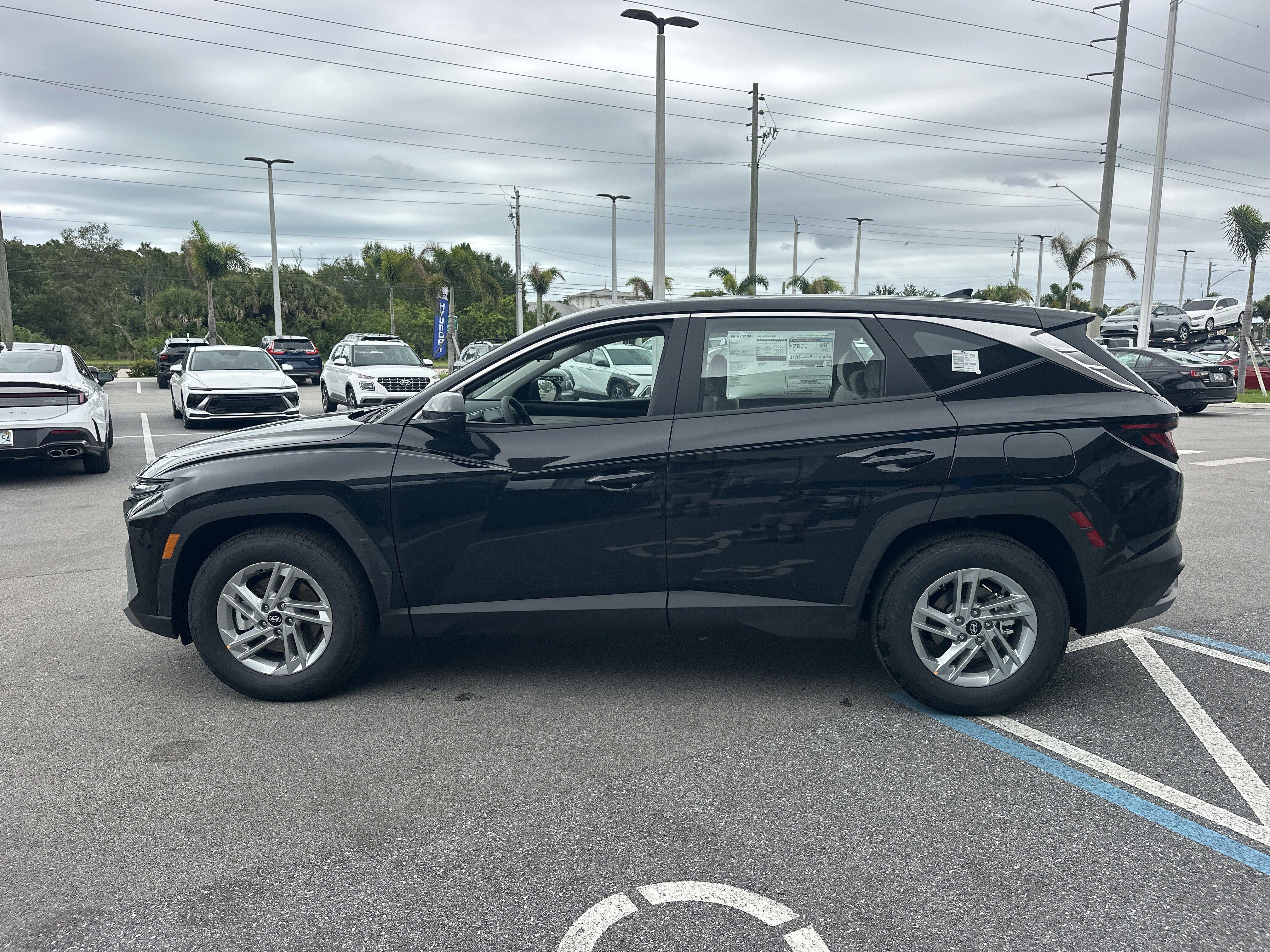 2026 Hyundai TUCSON SE FWD