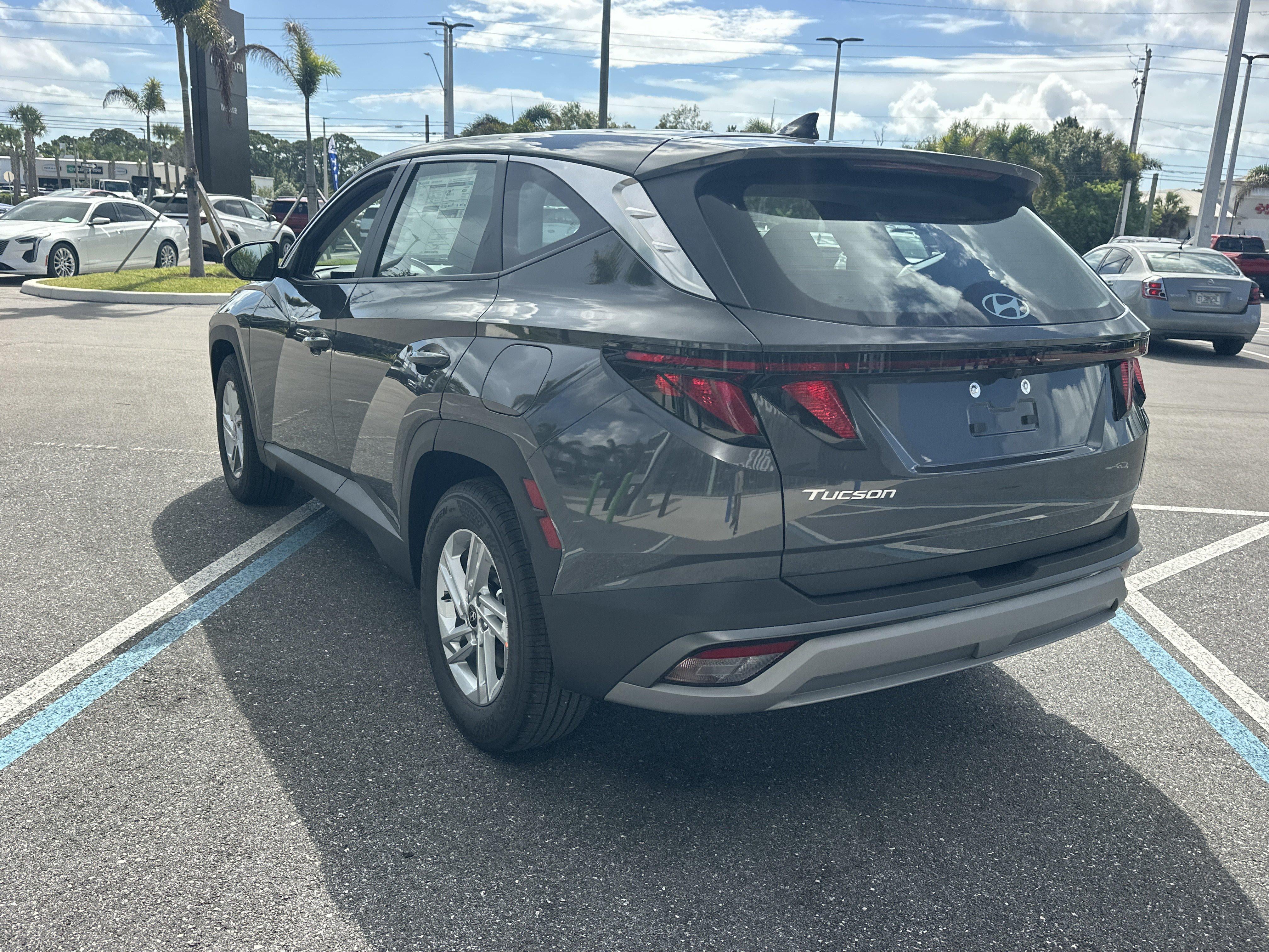 2026 Hyundai TUCSON SE FWD