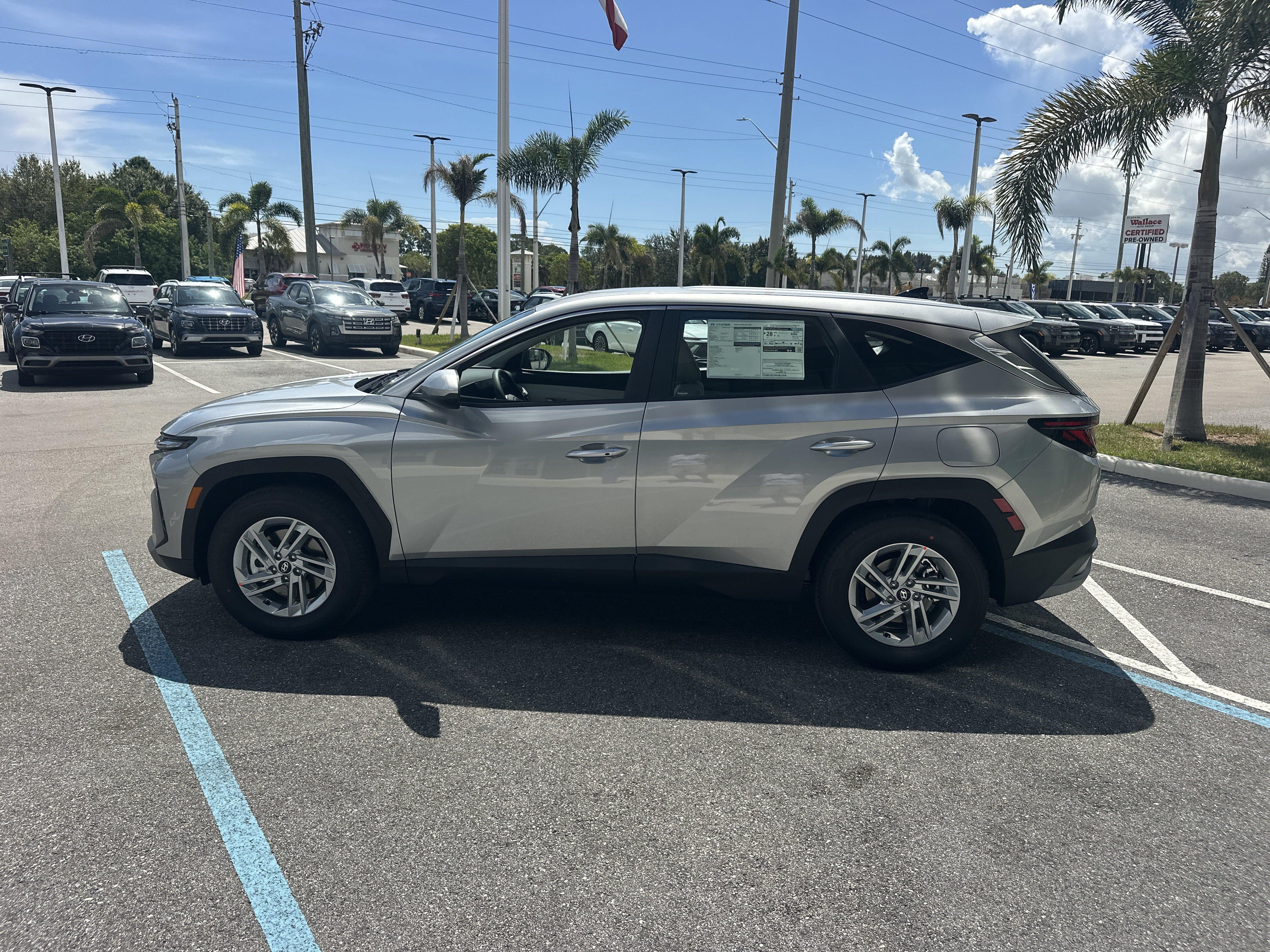 2026 Hyundai TUCSON SE FWD