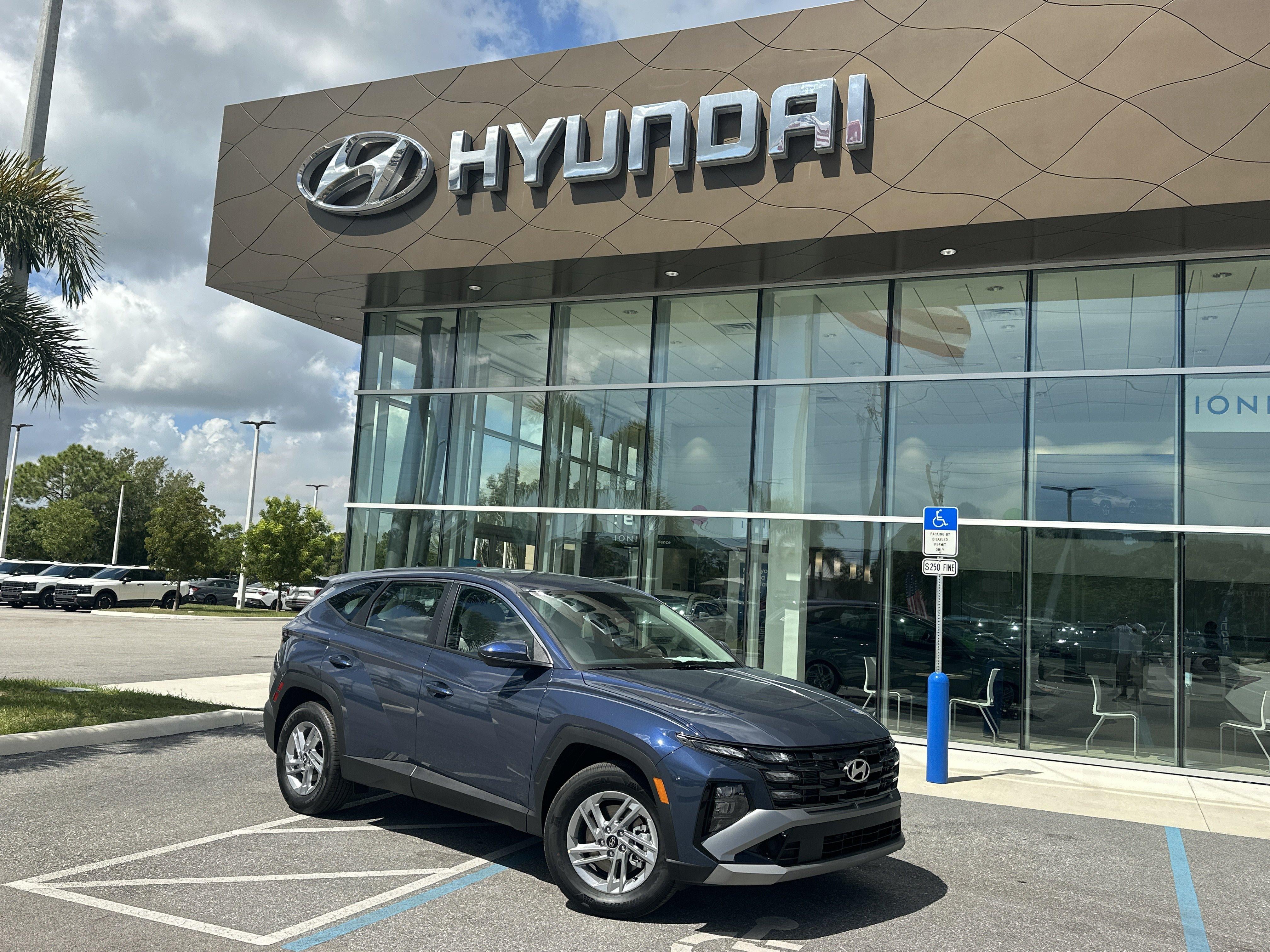 2026 Hyundai TUCSON SE FWD