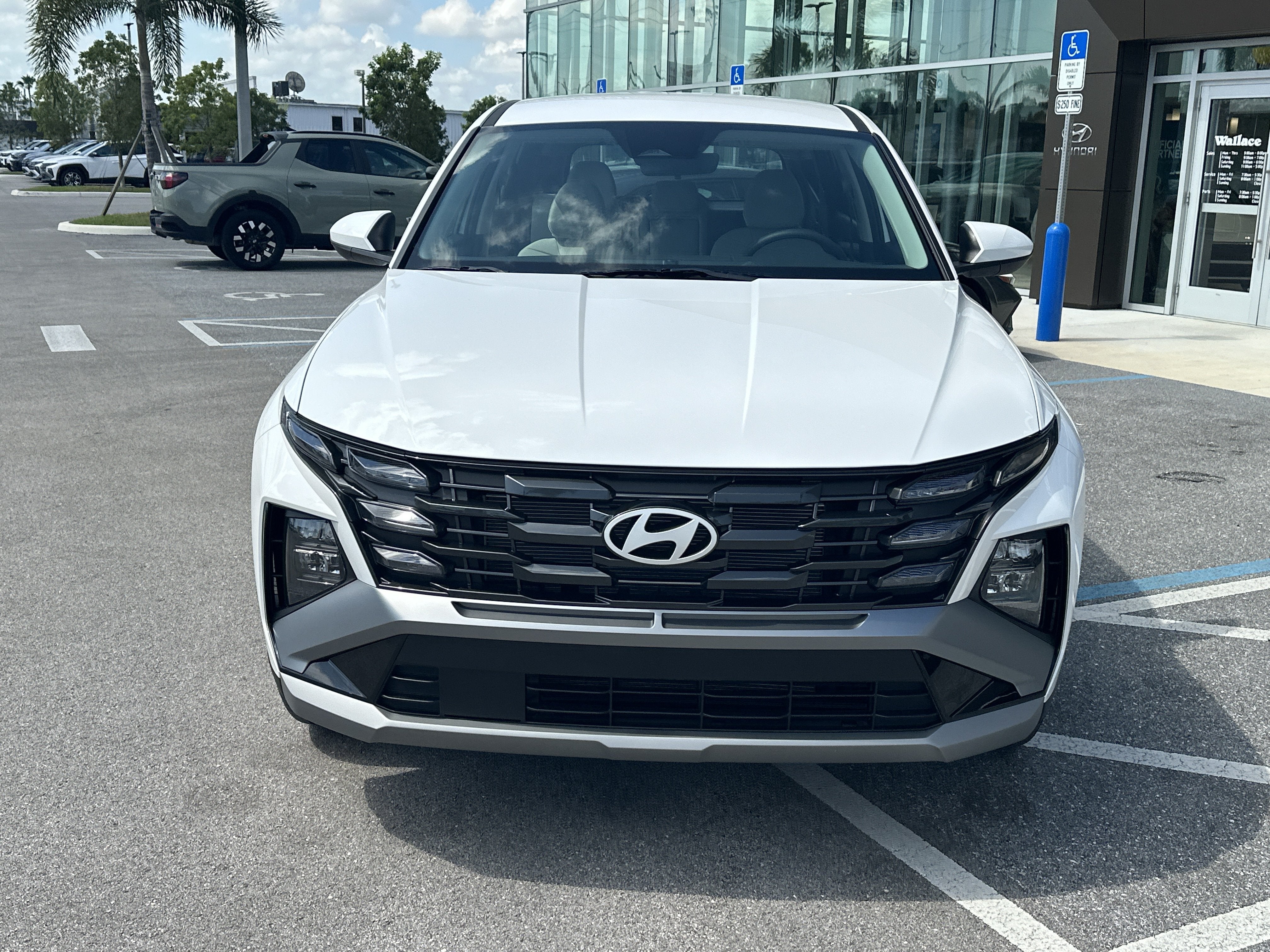 2026 Hyundai TUCSON SE