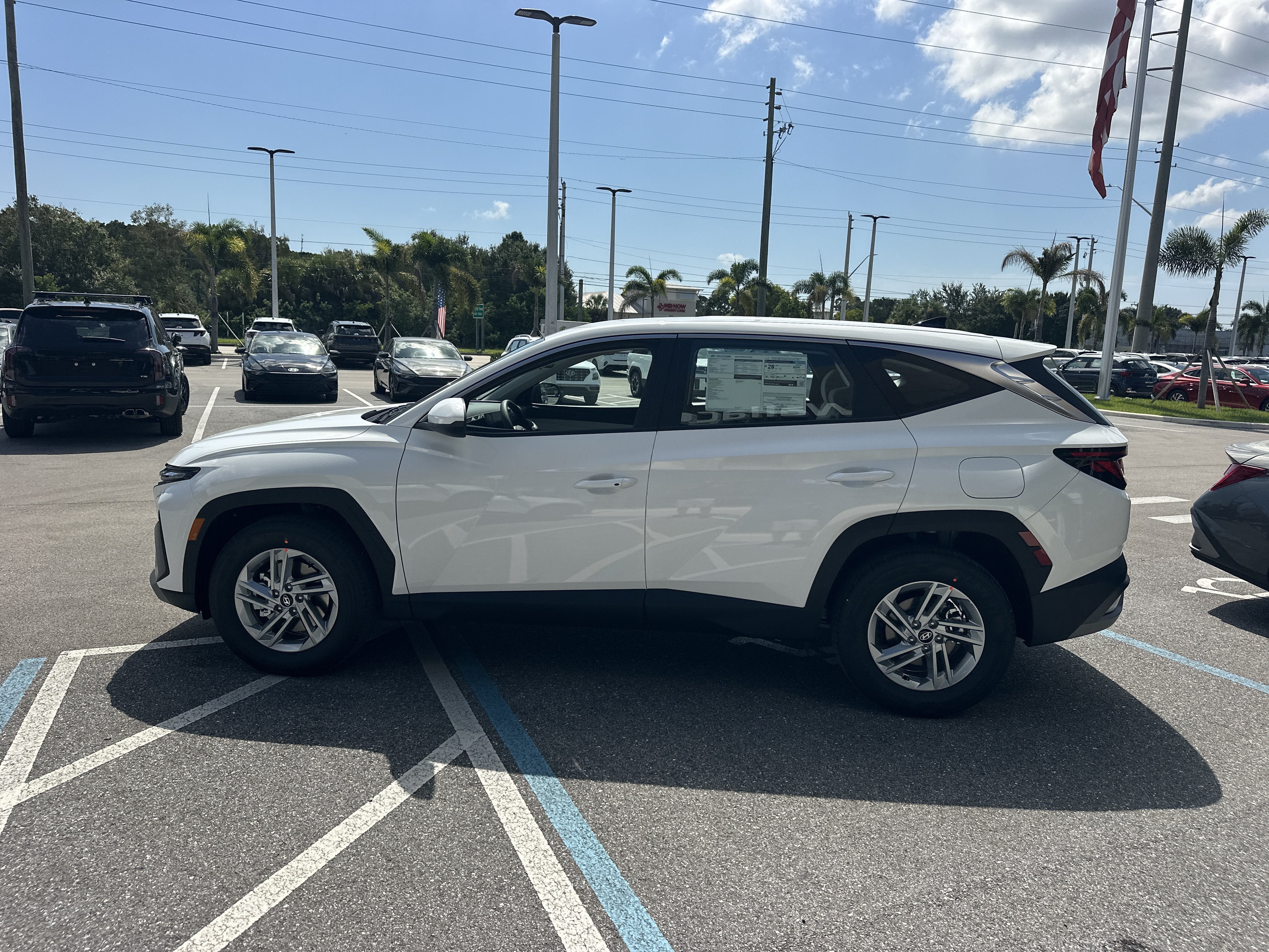 2026 Hyundai TUCSON SE