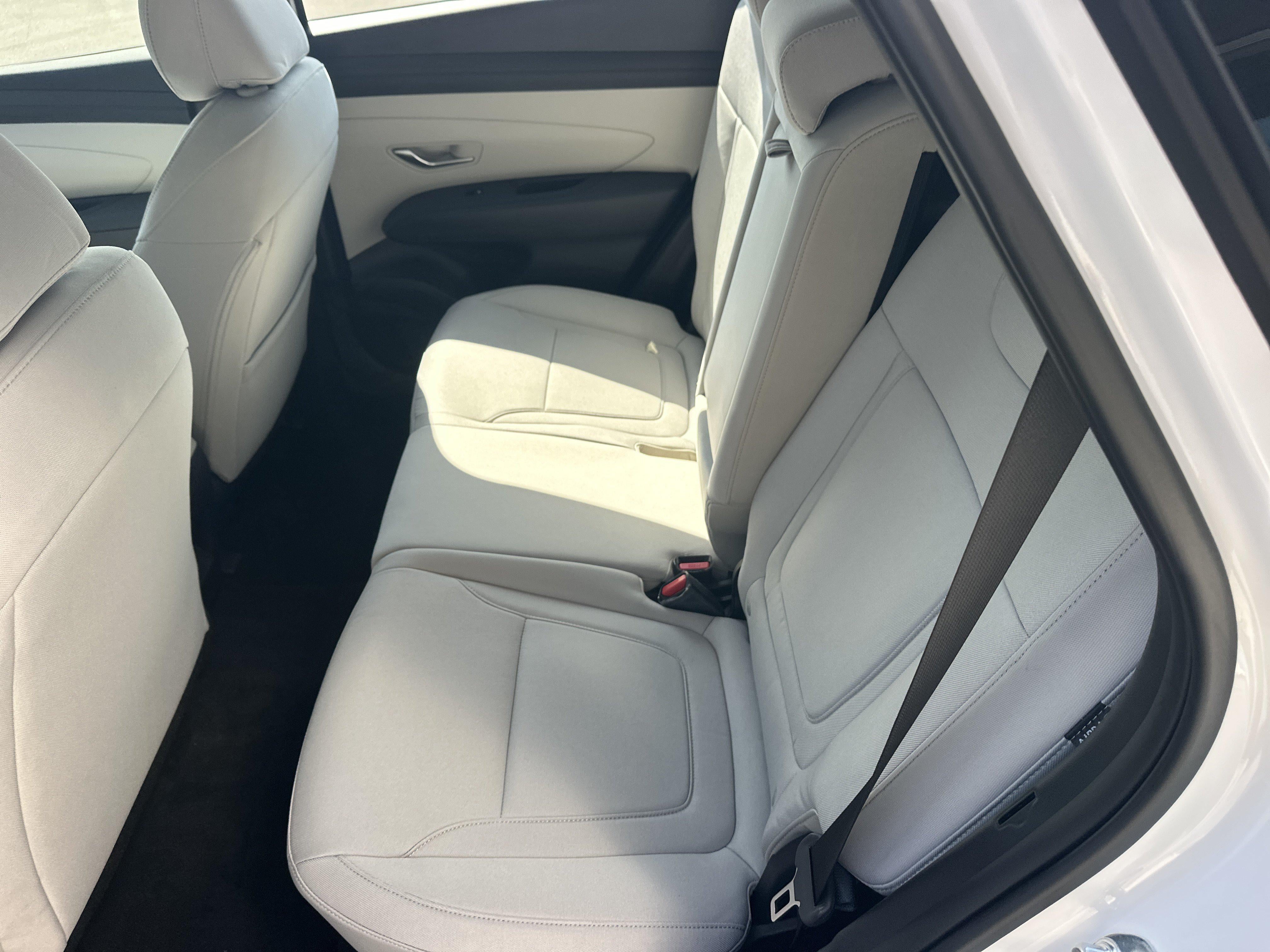 2026 Hyundai TUCSON SE FWD