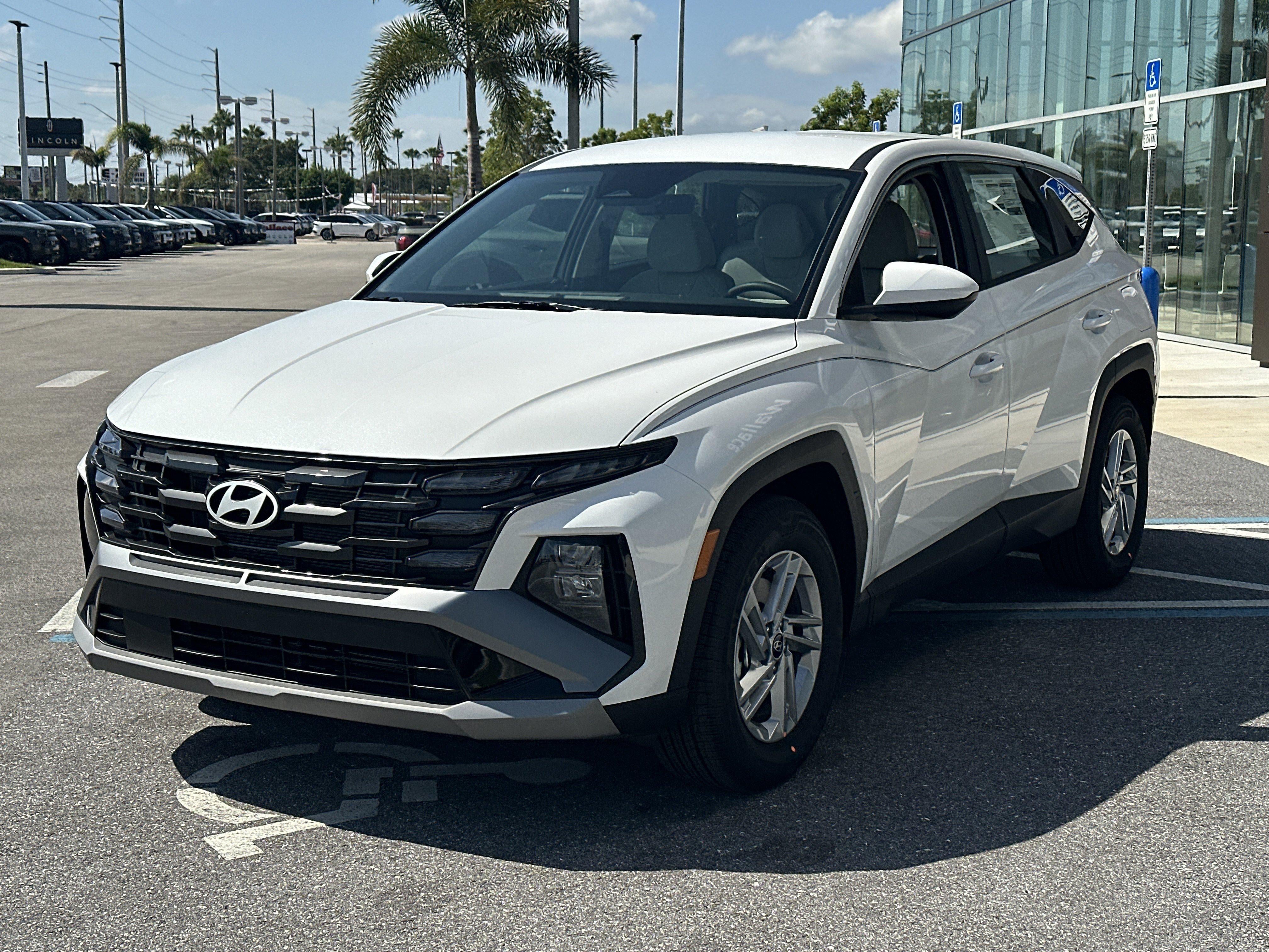 2026 Hyundai TUCSON SE FWD