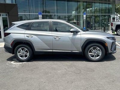 2025 Hyundai TUCSON SE FWD