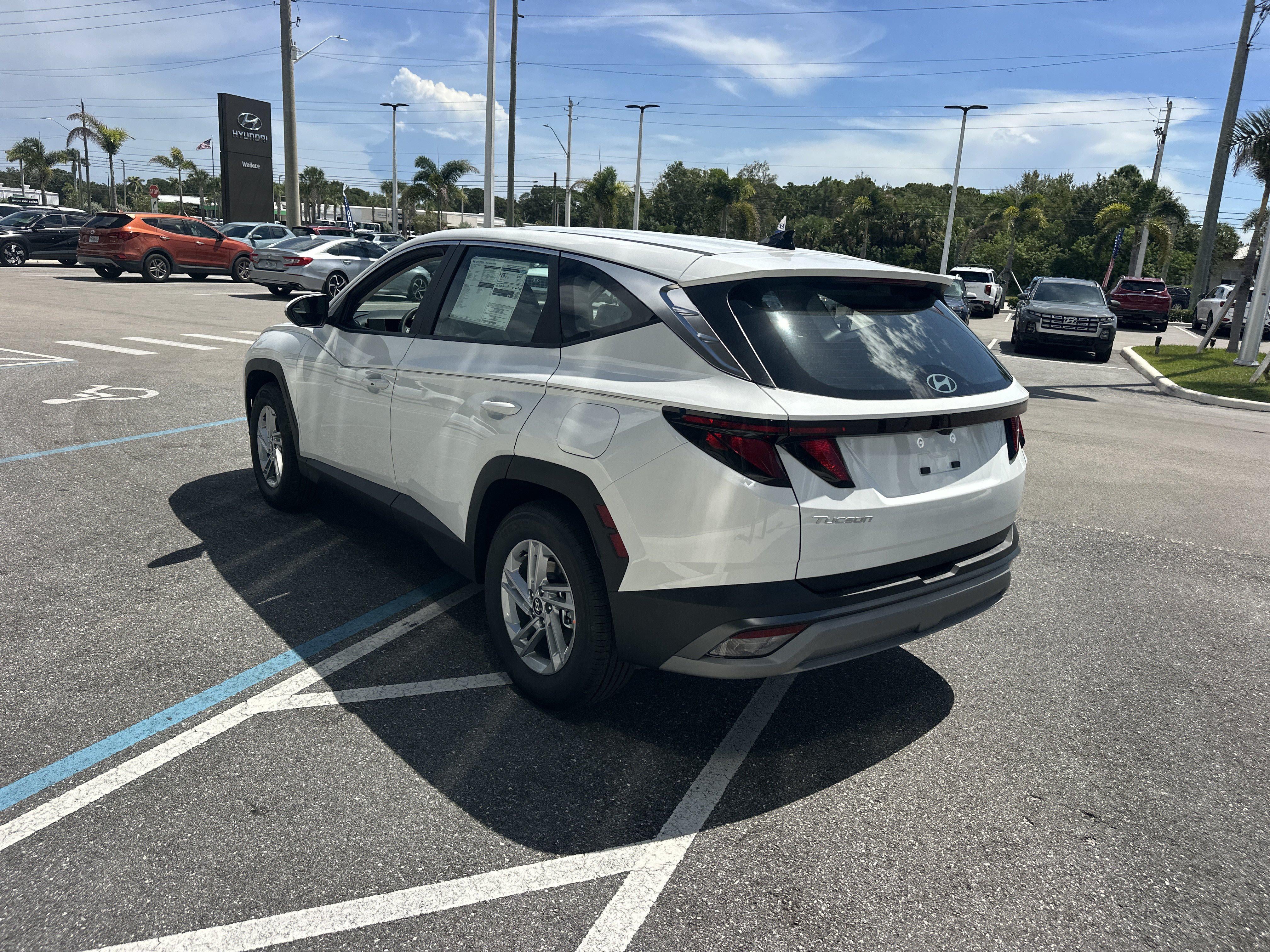 2026 Hyundai TUCSON SE FWD