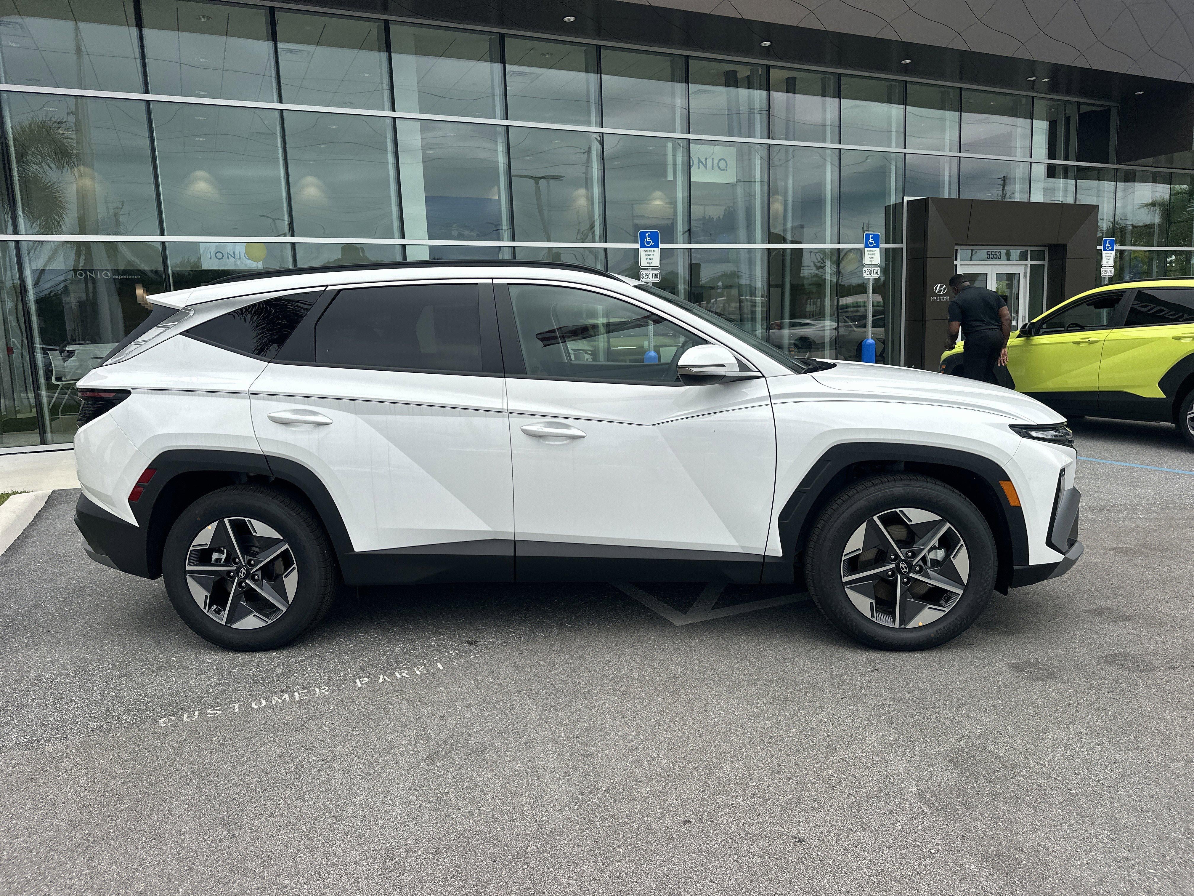 2026 Hyundai TUCSON SEL Premium FWD