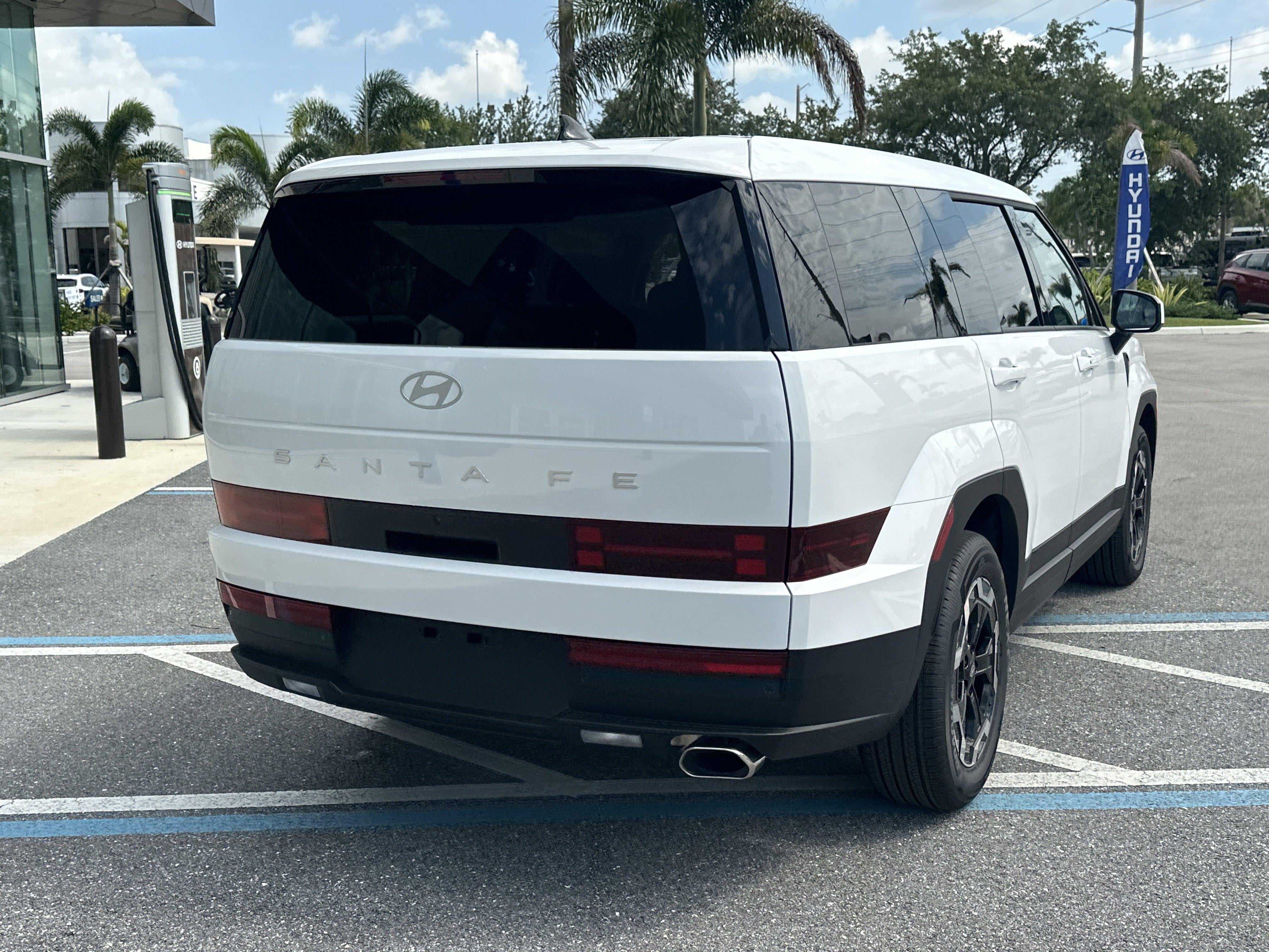 2027 Hyundai SANTA FE SE FWD