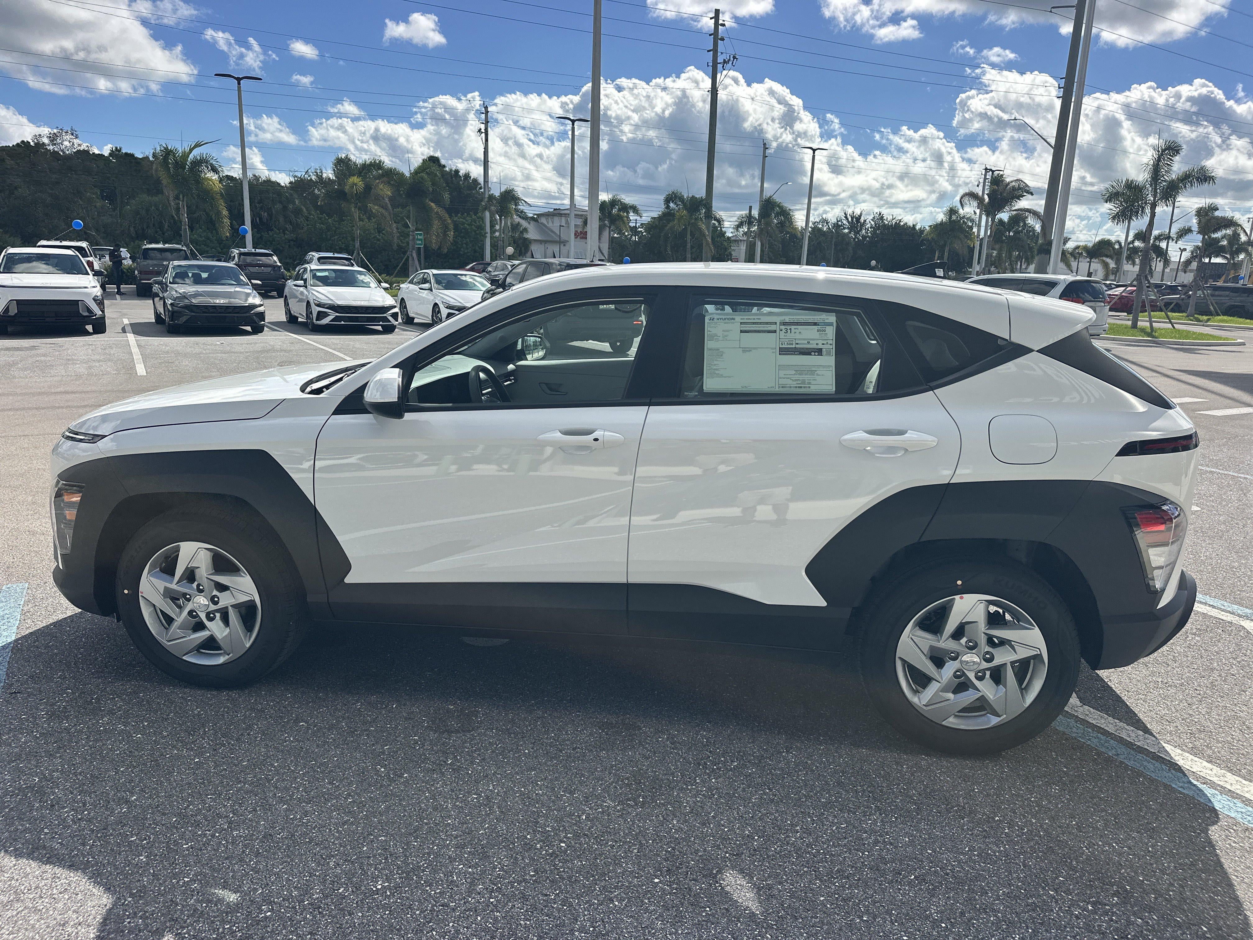 2027 Hyundai KONA SE FWD