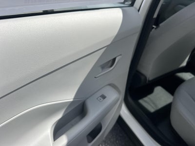2027 Hyundai KONA SE FWD