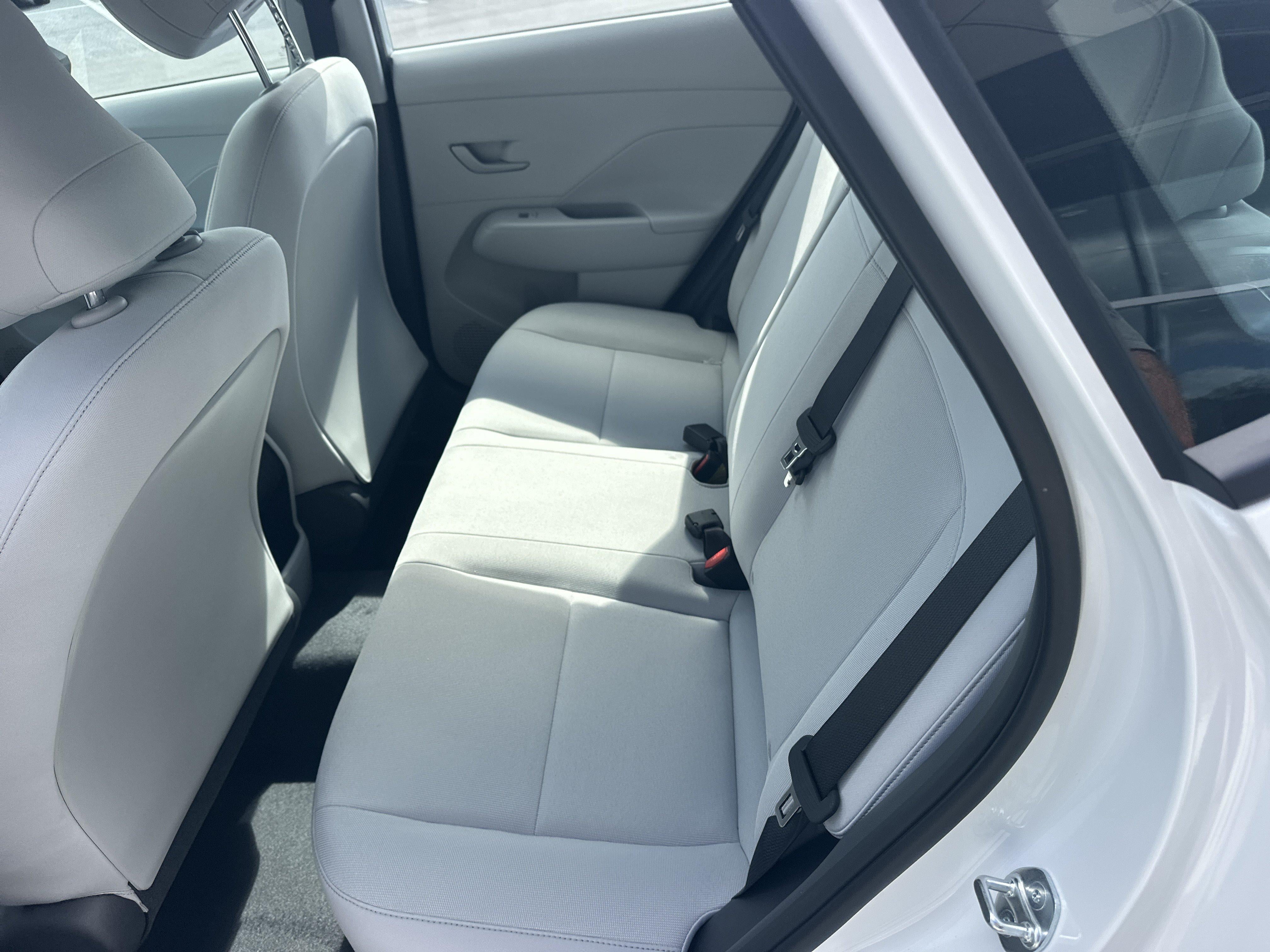 2027 Hyundai KONA SE FWD