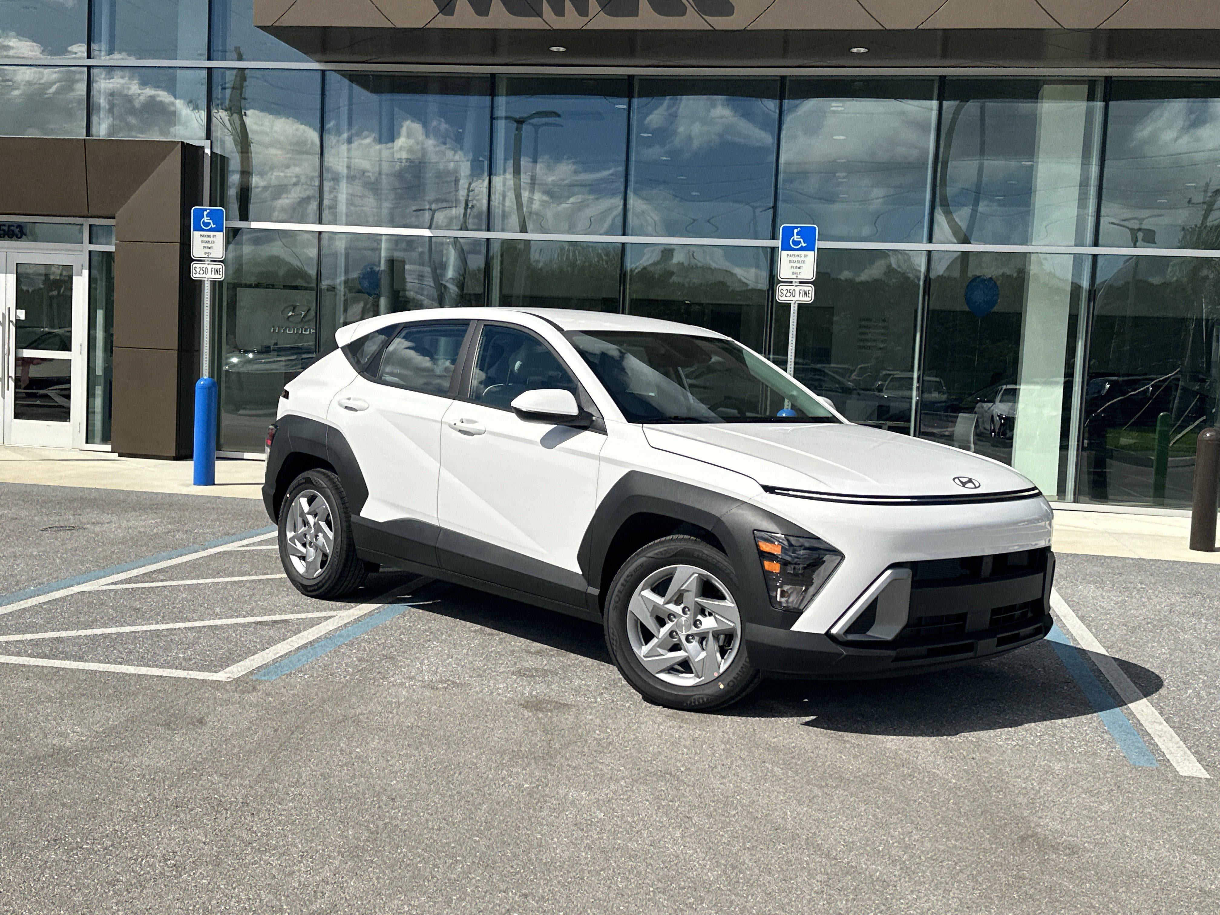 2027 Hyundai KONA SE FWD