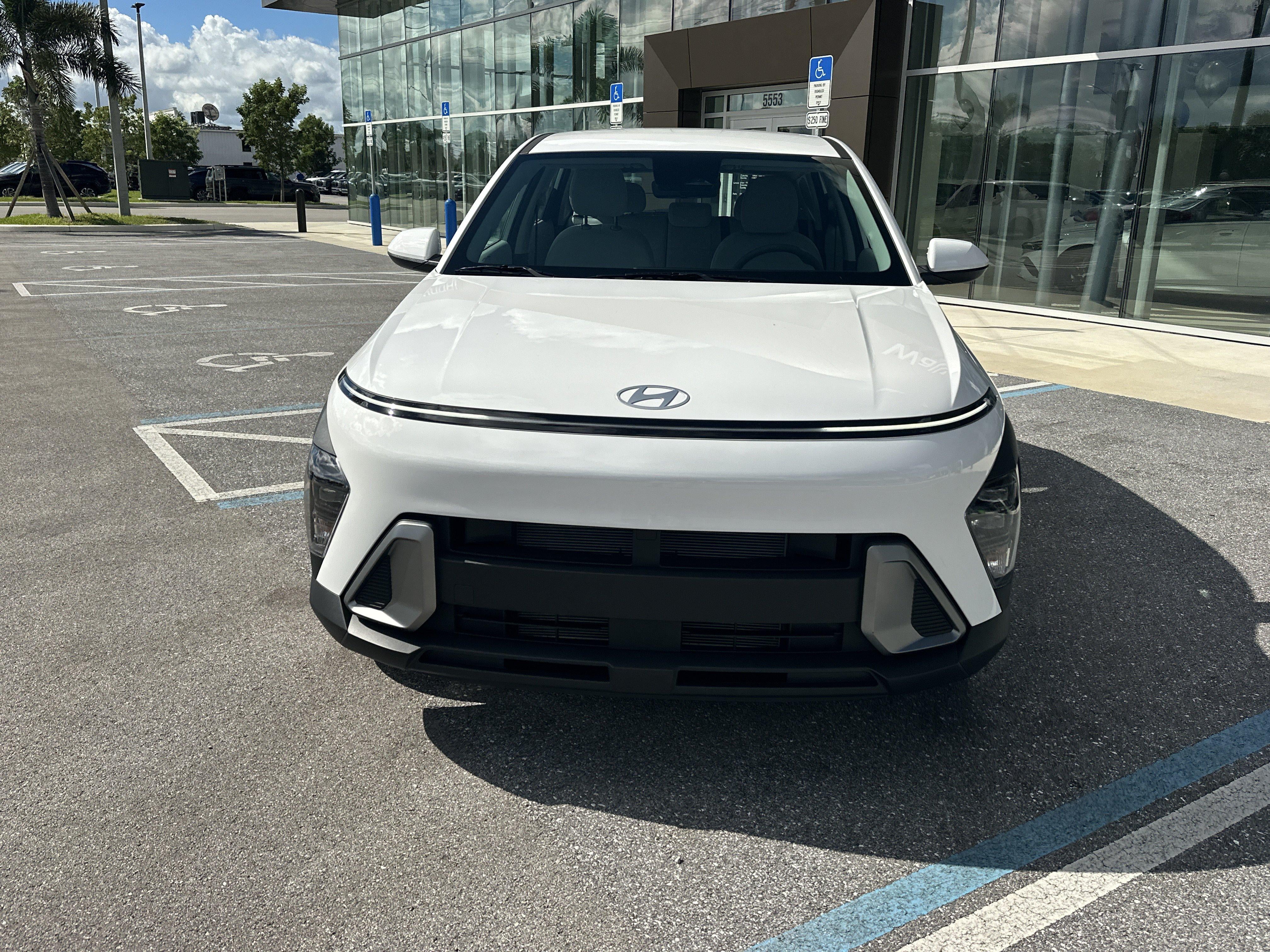 2027 Hyundai KONA SE FWD