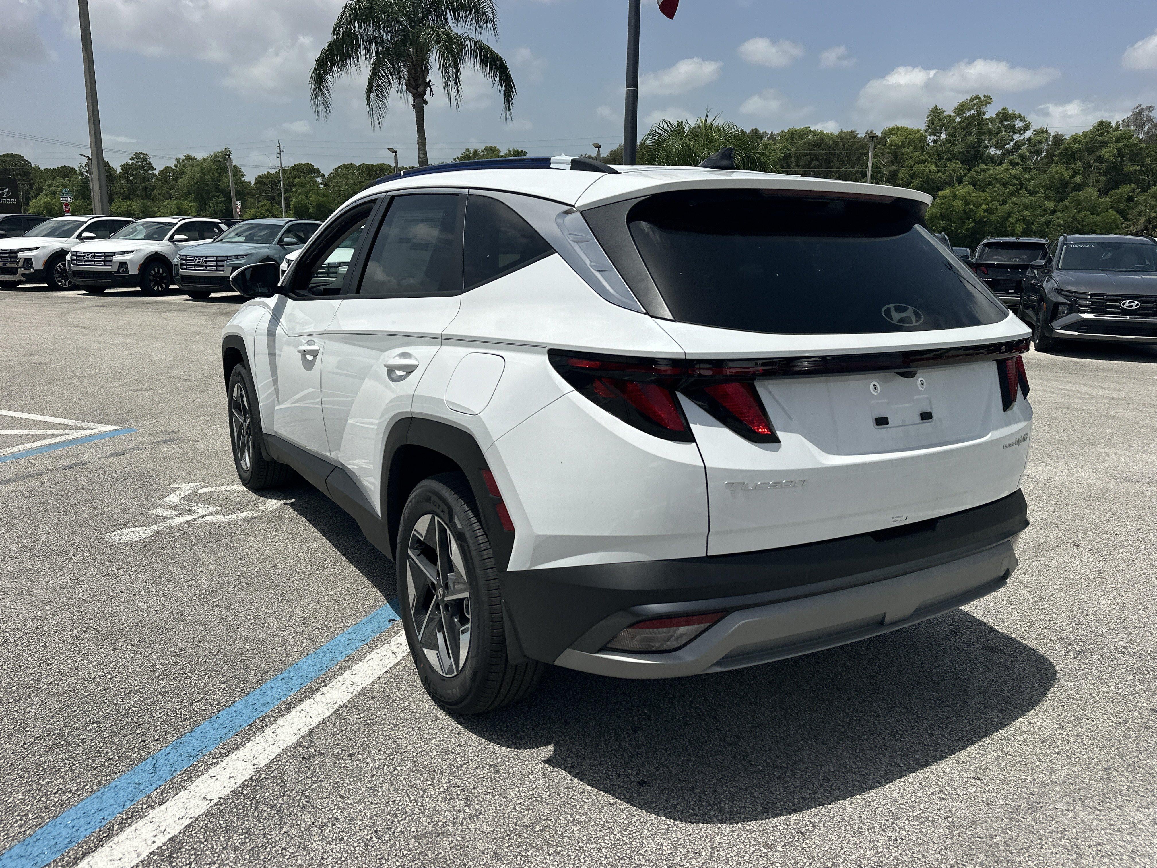 2026 Hyundai TUCSON HYBRID SEL AWD