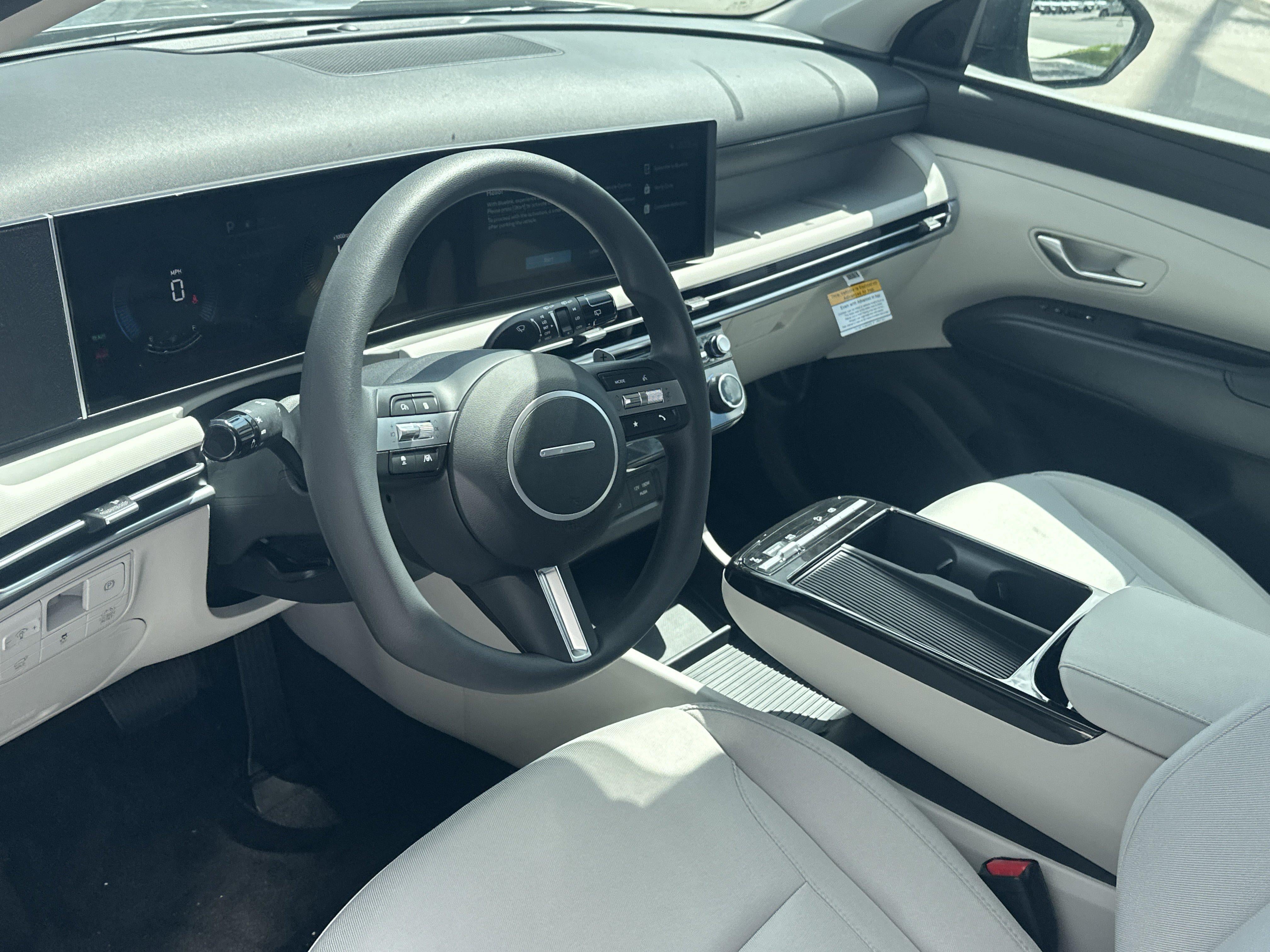 2026 Hyundai TUCSON HYBRID SEL AWD