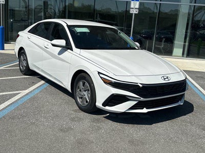 2026 Hyundai ELANTRA SE