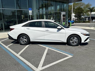 2026 Hyundai ELANTRA SE