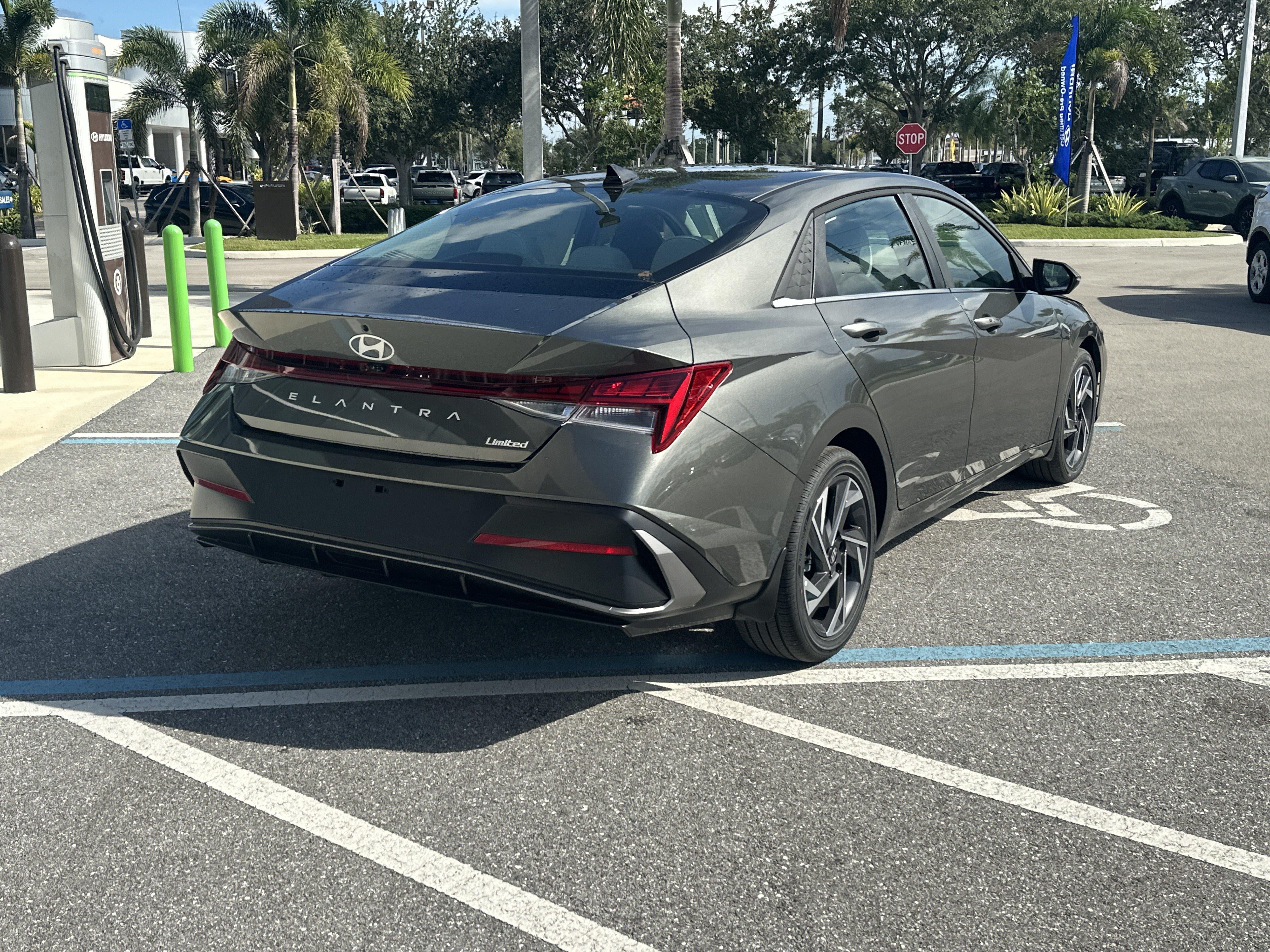 2026 Hyundai ELANTRA Limited