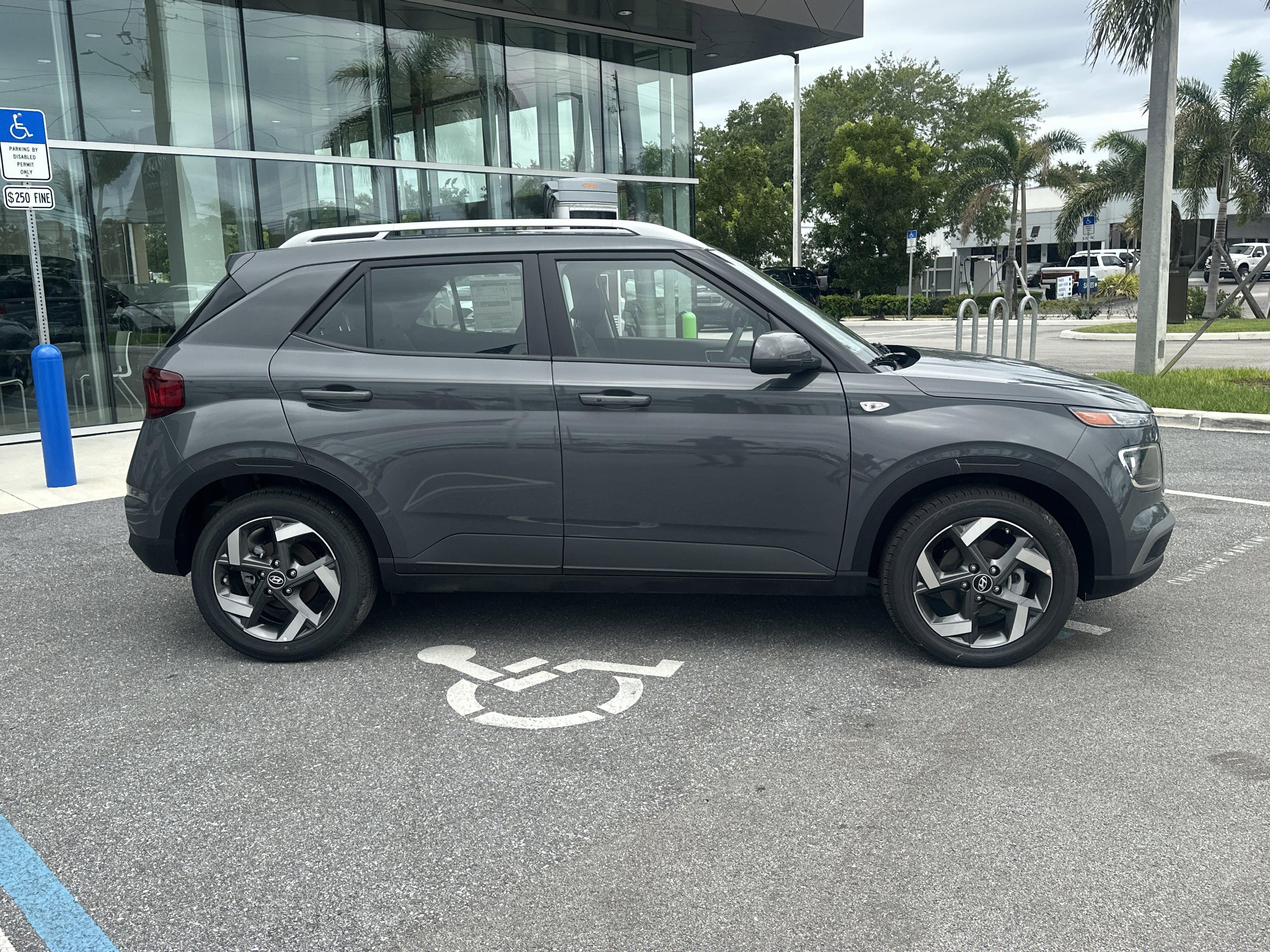 2026 Hyundai VENUE SEL
