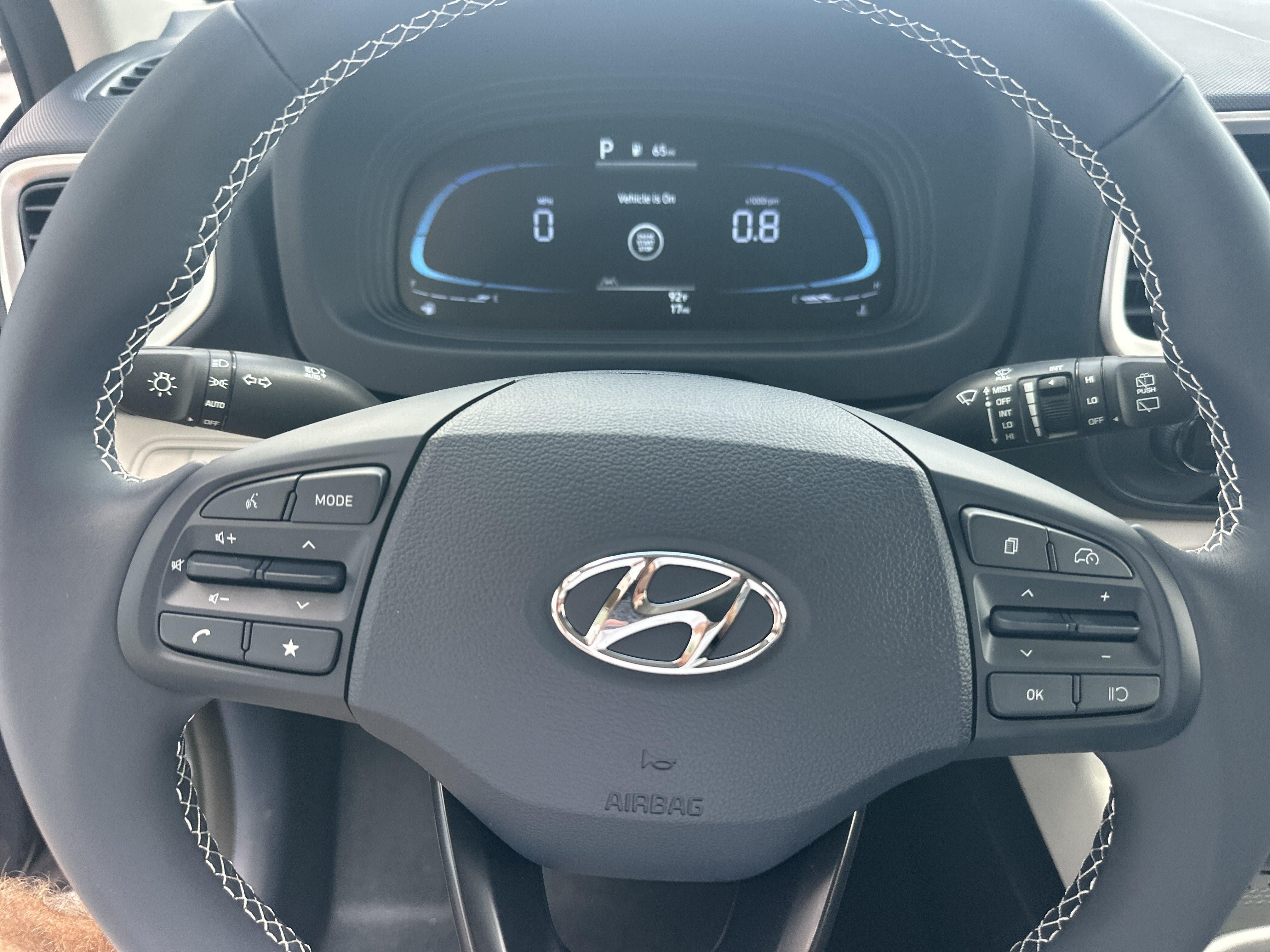 2026 Hyundai VENUE SEL W/Two-Tone Roof