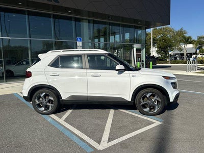 2025 Hyundai VENUE SEL