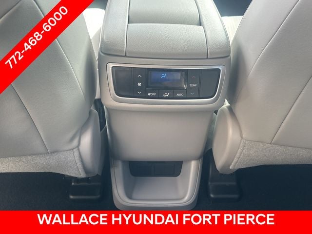 2019 Toyota Highlander LE Plus - Photo 19