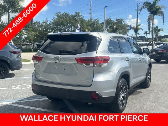 2019 Toyota Highlander LE Plus - Photo 7