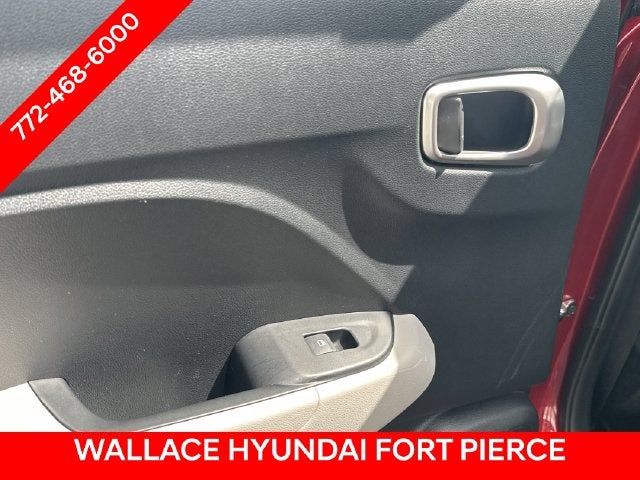 2025 Hyundai Venue SEL - Photo 13