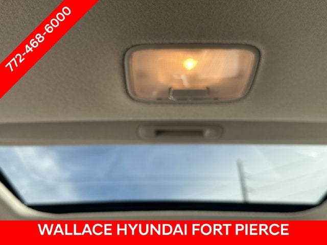 2025 Hyundai Venue SEL - Photo 15