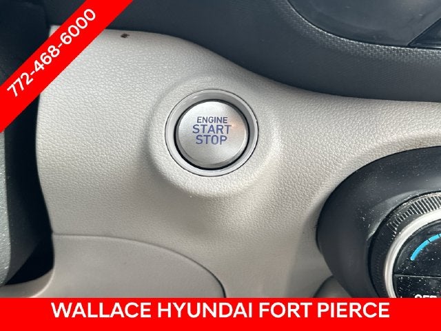 2025 Hyundai Venue SEL - Photo 25