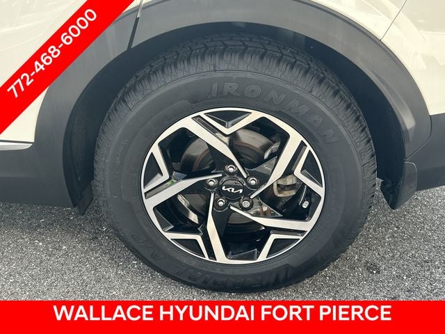 2024 Kia Sportage LX - Photo 12