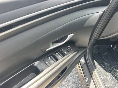 2023 Hyundai TUCSON SE