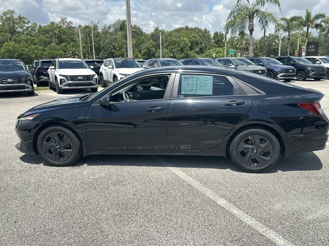 2022 Hyundai ELANTRA SEL