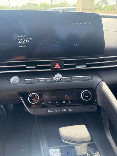 2024 Hyundai ELANTRA SEL