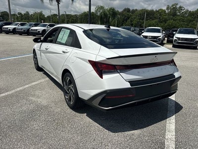 2025 Hyundai ELANTRA SEL Sport