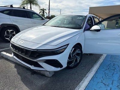 2024 Hyundai ELANTRA Limited