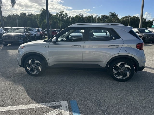 2023 Hyundai VENUE SEL