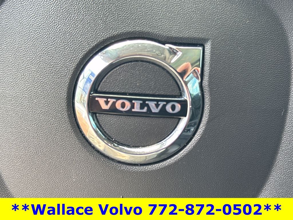 2023 Volvo S60 B5 Plus Dark Theme