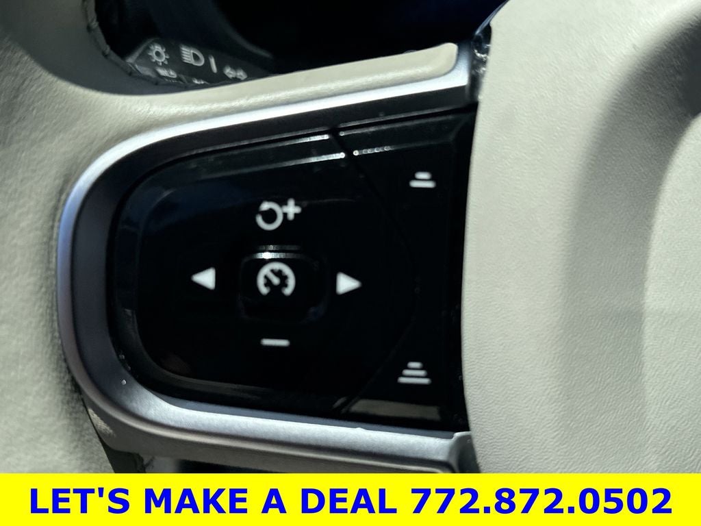 2023 Volvo XC60 B5 Plus Bright Theme