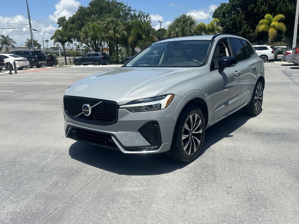 2024 Volvo XC60 B5 Plus Dark Theme