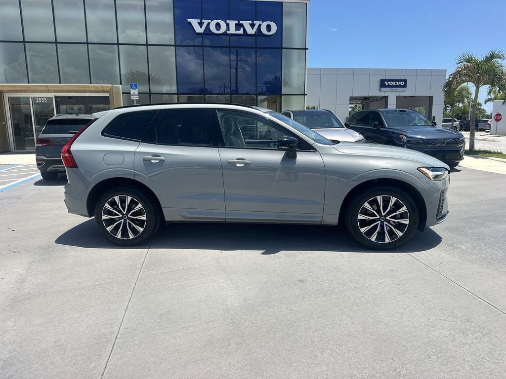 2024 Volvo XC60 B5 Plus Dark Theme