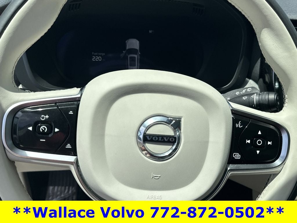 2024 Volvo XC60 B5 Plus Dark Theme