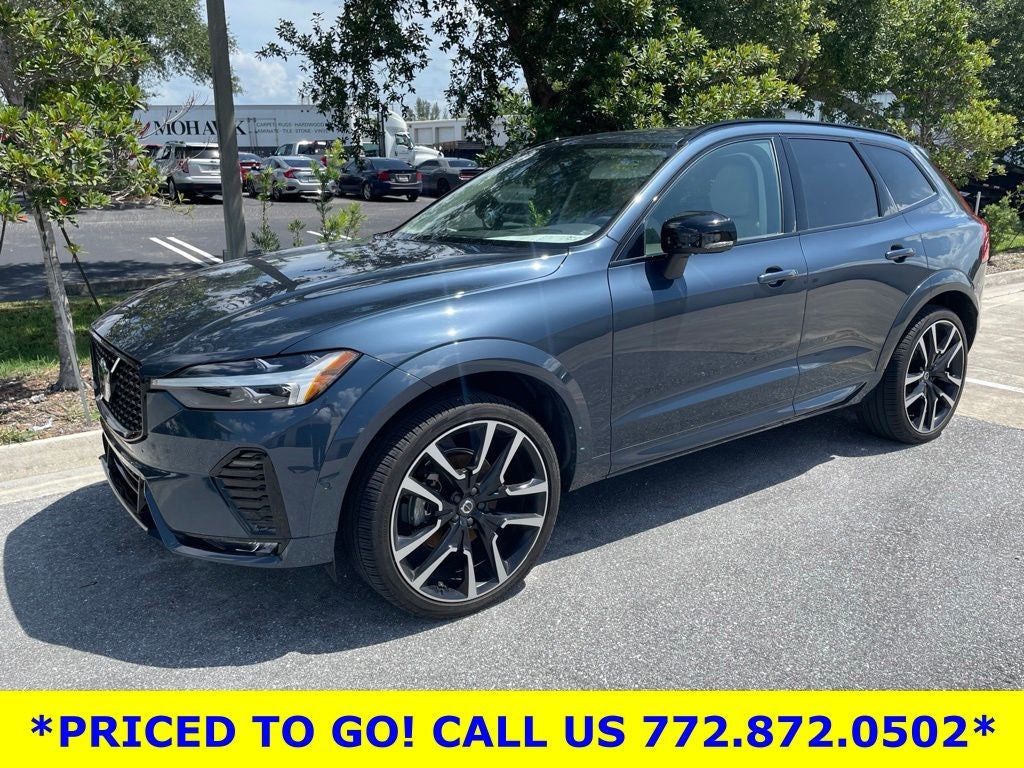 2024 Volvo XC60 B5 Ultimate Dark Theme