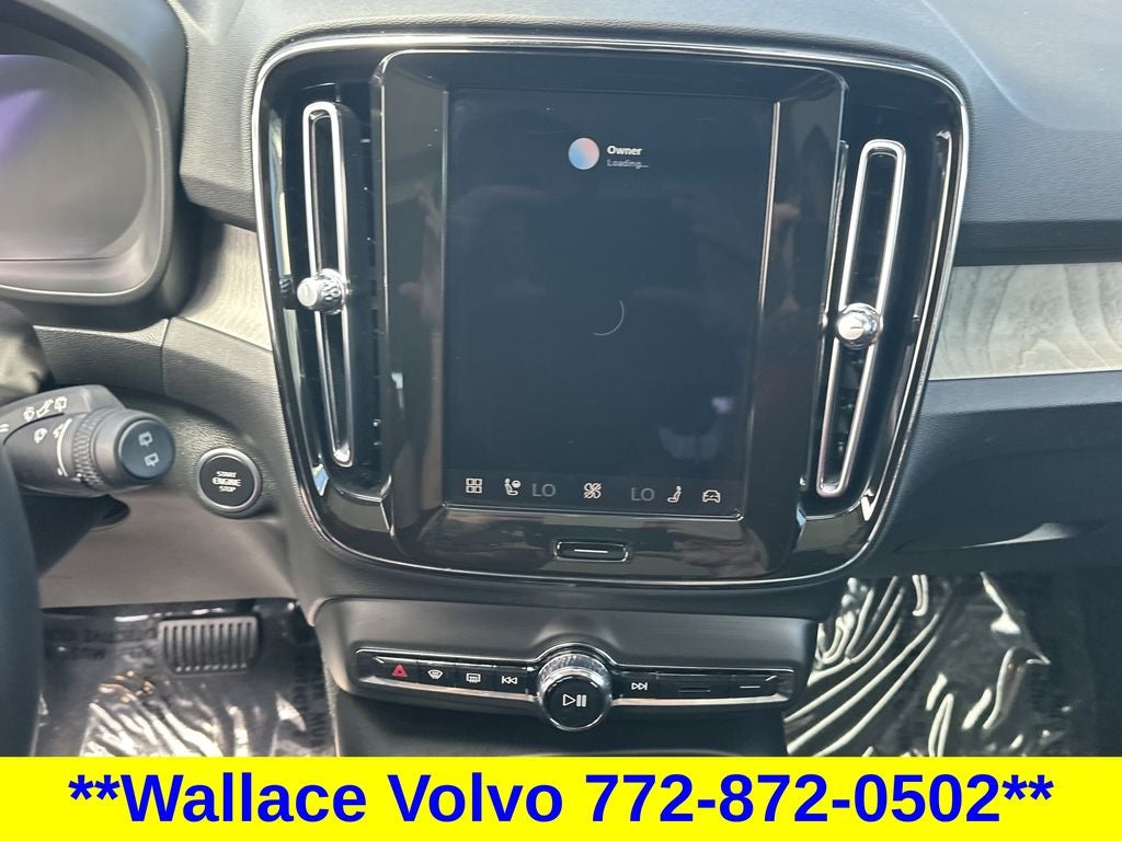 2026 Volvo XC40 B5 Plus