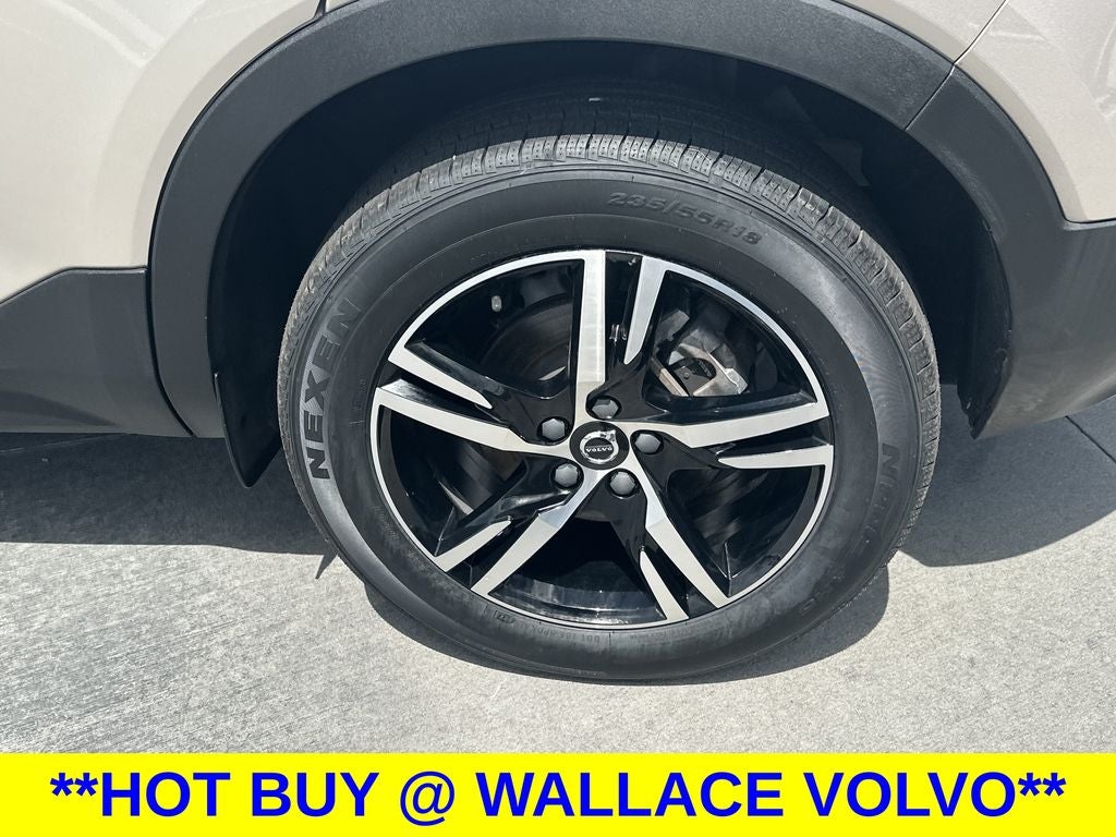 2024 Volvo XC40 B5 Core