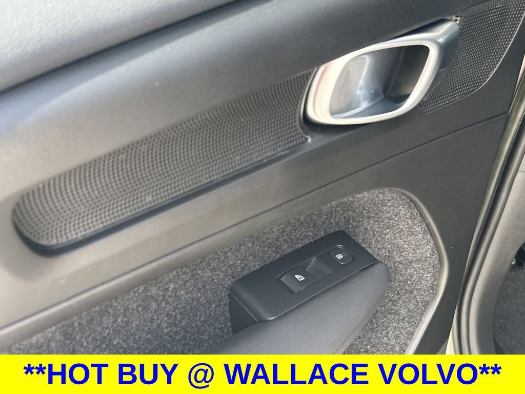 2024 Volvo XC40 B5 Core