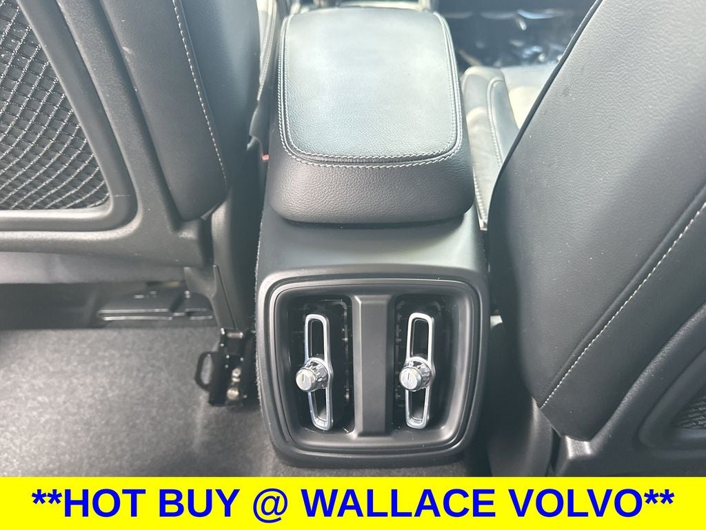 2024 Volvo XC40 B5 Core