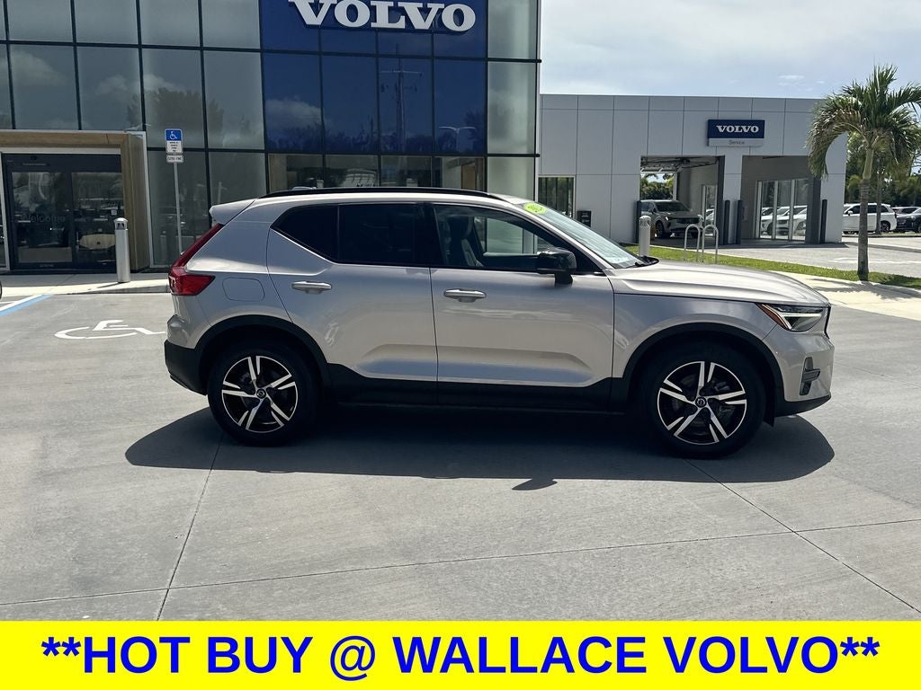 2024 Volvo XC40 B5 Core