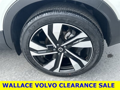 2024 Volvo XC40 B5 Plus Dark Theme